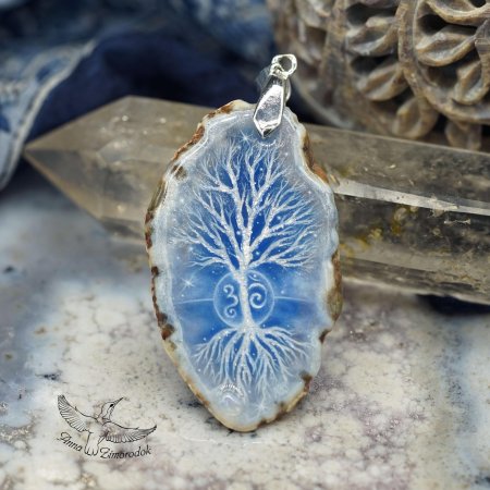 Кулон из натурального камня