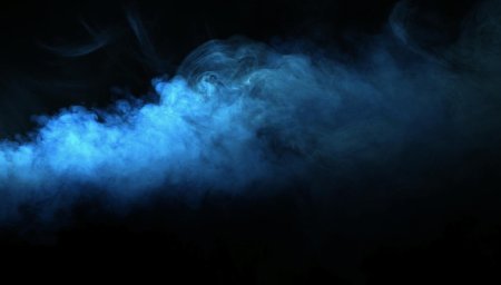 Темный фон с дымом