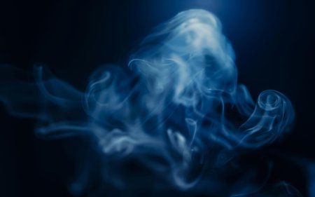 Темно синий дым