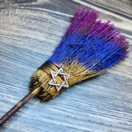 Кианит ведьмина метла