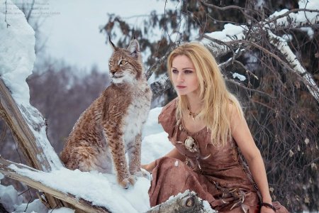 Девушка рысь