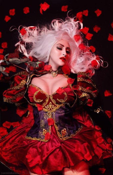 Червовая дама алиса в стране чудес