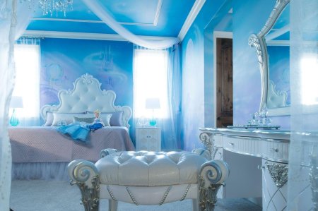 Спальня в королевском стиле
