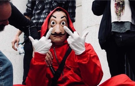 Бумажный дом сериал маска дали