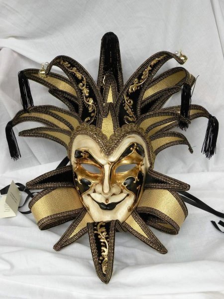 Венецианская маска арлекин