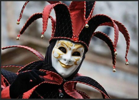 Венецианская маска арлекин