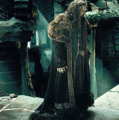 Торин дубощит хоббит