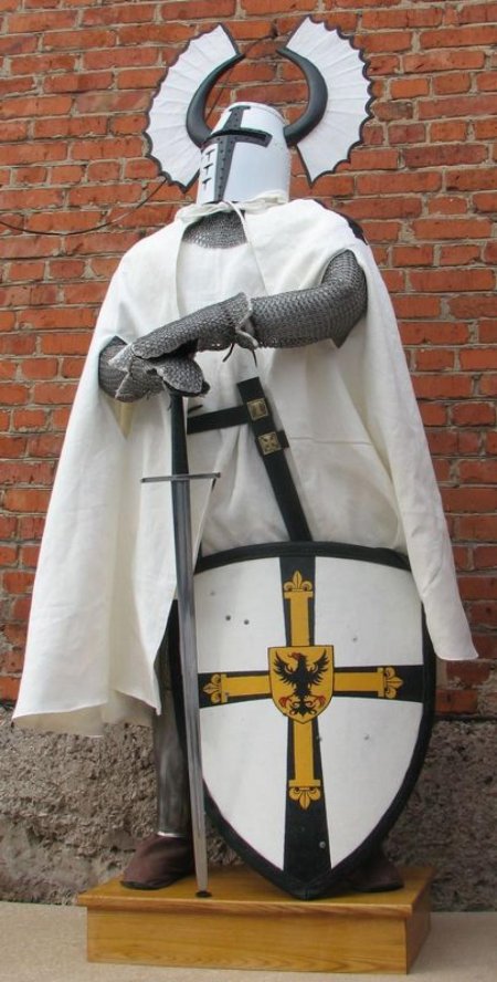 Тевтонский рыцарь 13 век доспехи