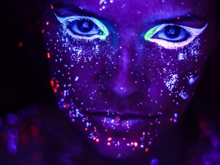 Человек в ультрафиолете