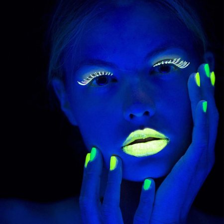 Неоновый макияж