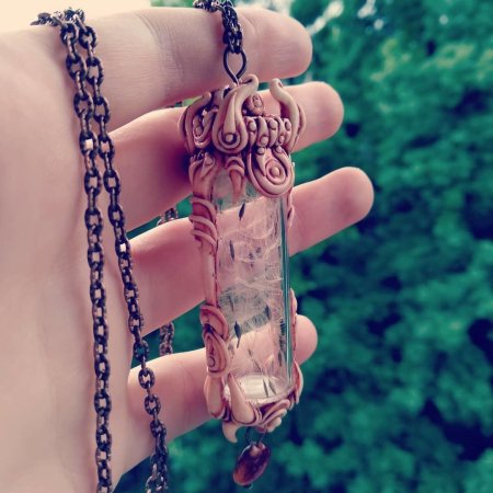 Мистический кулон