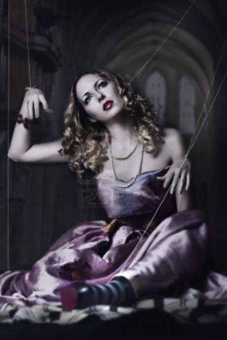 Марионетка девушка