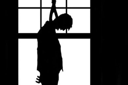 Повесившийся человек