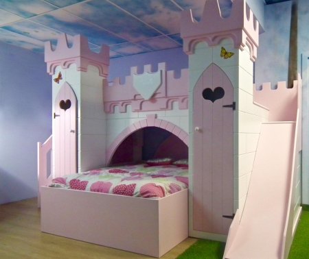 Кровать чердак замок принцессы