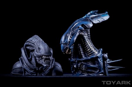 Грудолом королевы чужих