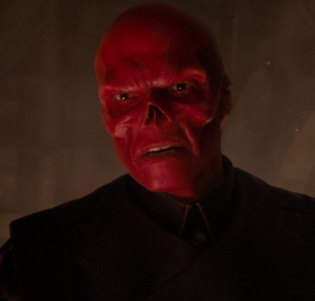 Хьюго уивинг красный череп