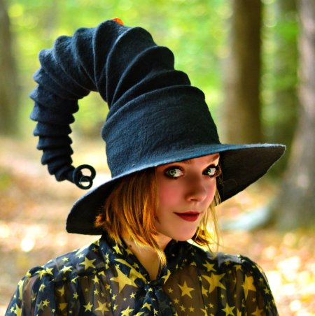Ведьма шляпа