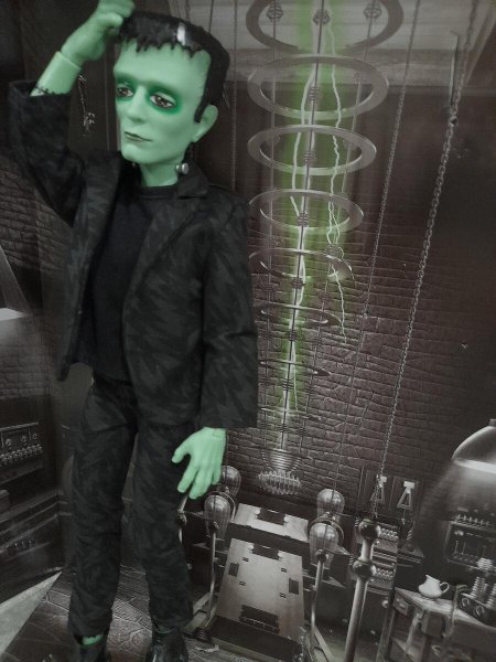 Франкенштейн монстер хай