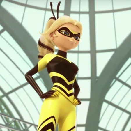 Леди пчела из баг и супер кот