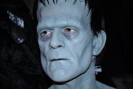 Монстр виктора франкенштейна