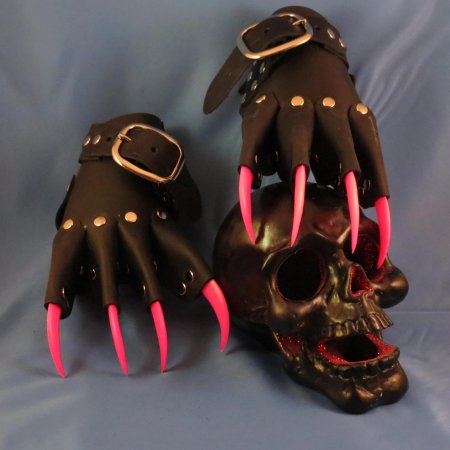 Кожаные перчатки с когтями