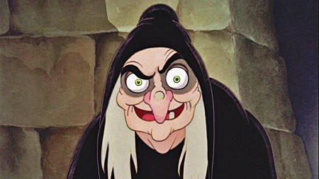 Старуха из белоснежки