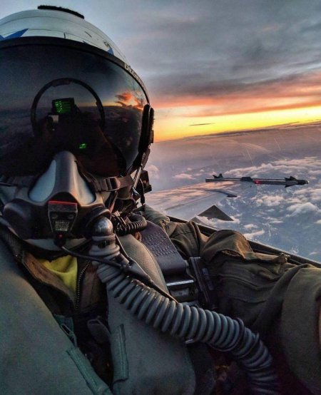 Пилот истребителя баттерфилд