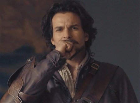 Santiago cabrera
