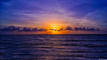 Закат над морем