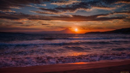 Закат на берегу моря