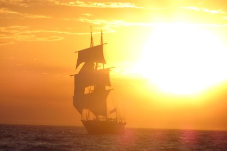 Корабли на закате