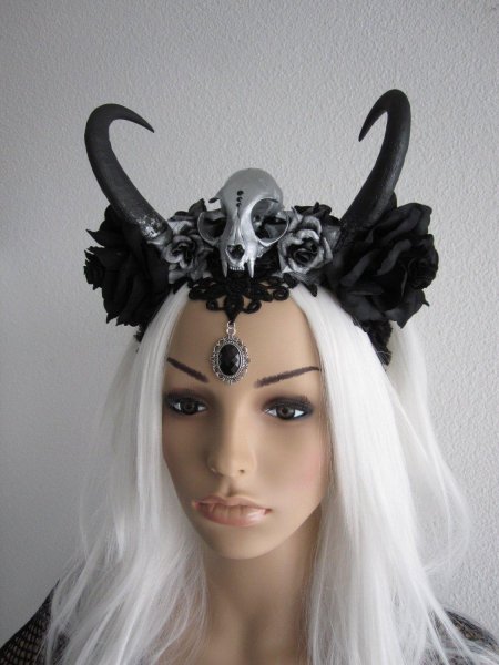 Диадема с рогами