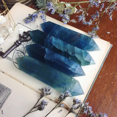 Синие кристаллы