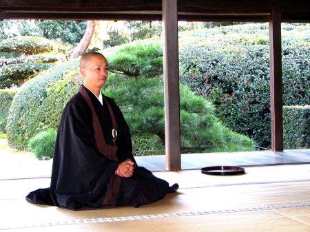 Дзадзен медитация монах