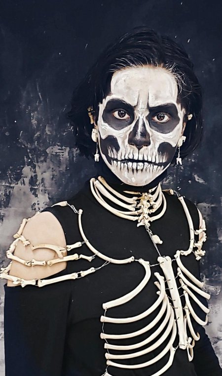 Костюм скелета на хэллоуин