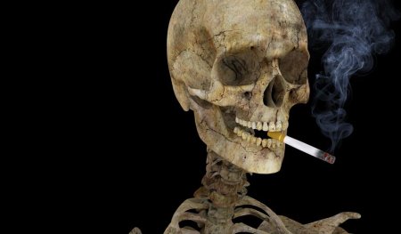 Скелет с сигарой
