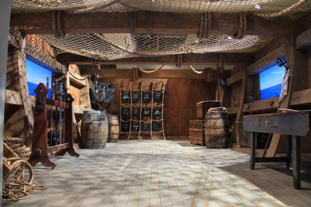 Корабль внутри пиратский