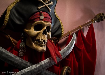 Веселый роджер пираты карибского моря