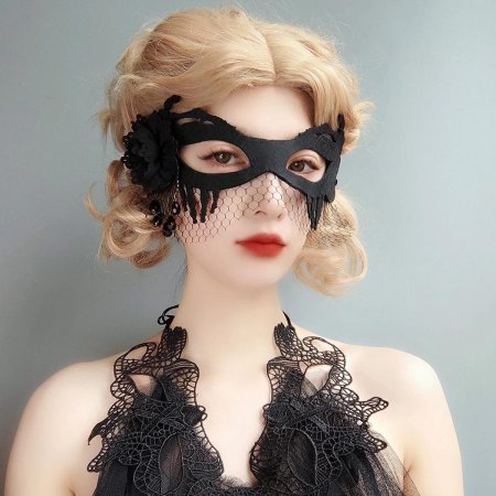 Женская маска
