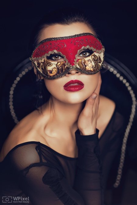 Маска девушка