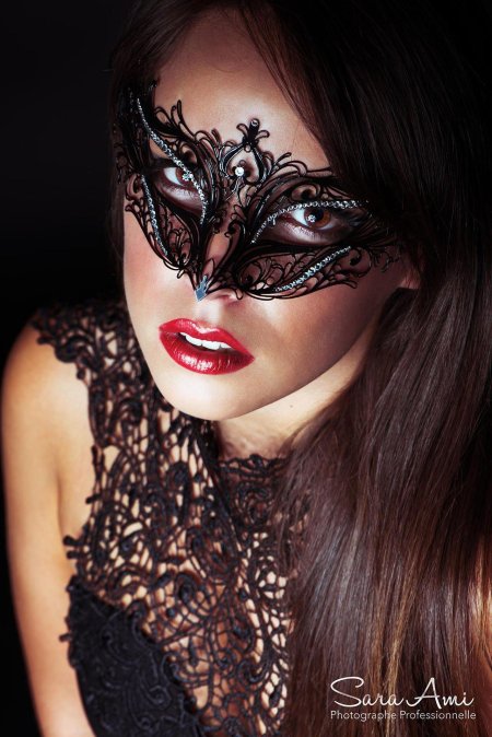 Девушка маска