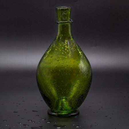 Стеклянная бутылка