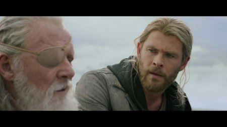 Thor: ragnarok ()