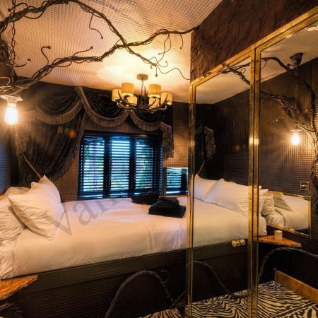 Необычная спальня