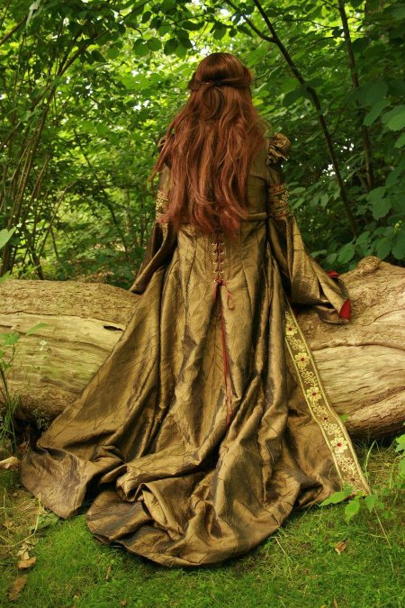 Платье средневековое