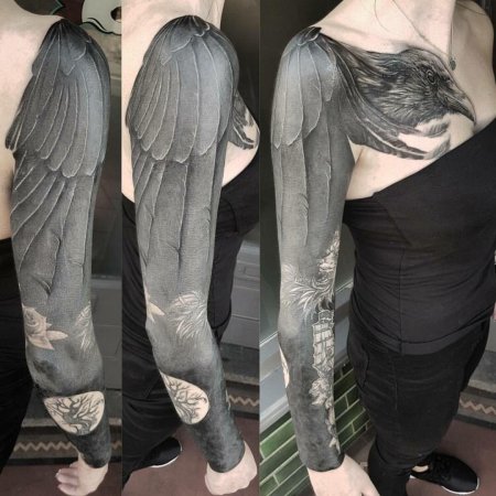 Тату ворон блэкворк