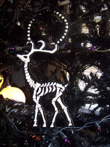 Скелет оленя