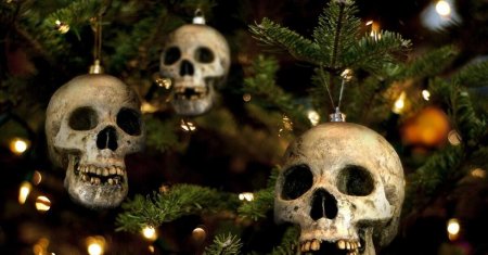 Страшные новогодние украшения