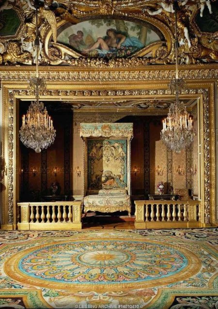 Версальский дворец спальня королевы