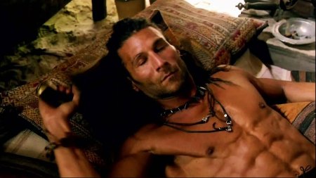 Зак макгоуэн голый